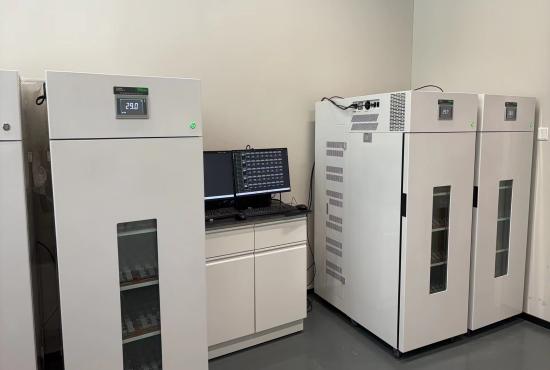 固態(tài)電池測(cè)試設(shè)備.jpg 固態(tài)電池測(cè)試設(shè)備.jpg